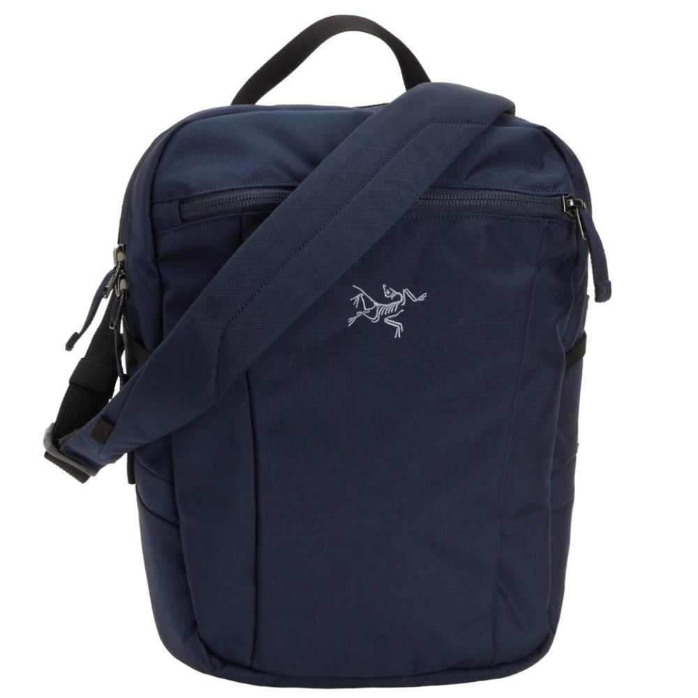 ARC'TERYX SLINGBLADE 4 Shoulder Side Bag Hip Day Pack Navy Unisex 4L